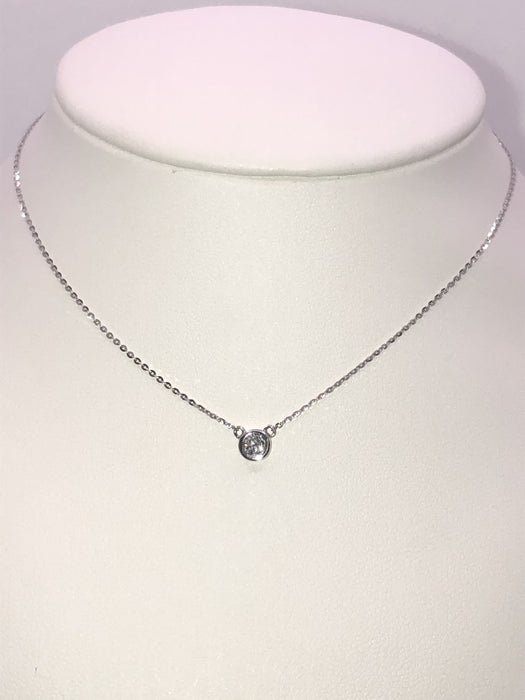 14K White Gold Diamond Pendant Necklace