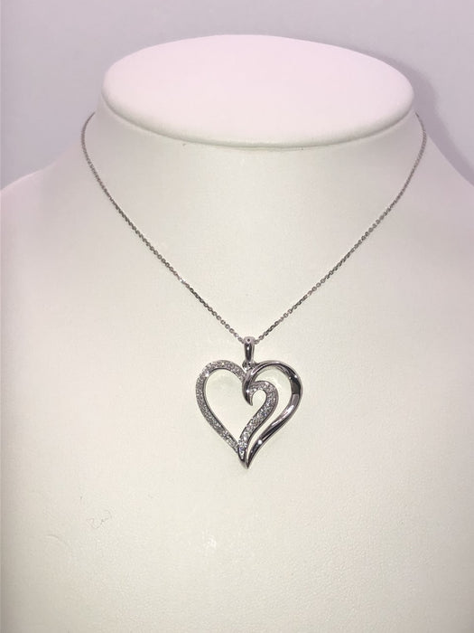 14K White Gold Diamond Heart Pendant Necklace